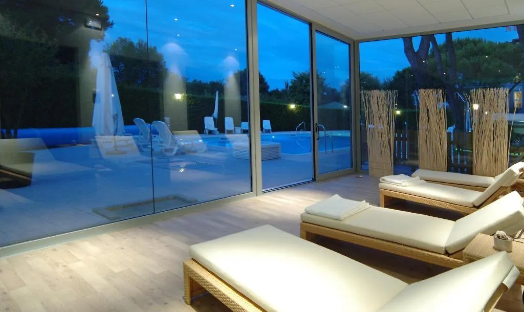 Hotel Bauer & Sporting Lido di Jesolo 4*,